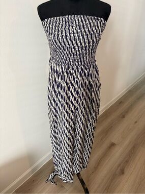 CUPSHE Strapless Navy and White Smocked Maxi Jumpsuit